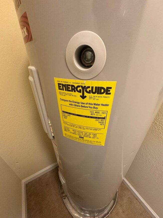 Building Photo - Spacious 3BR/3BA Home on Nena Hills – Private Driveway, Garage & Patio – $1,600/Month