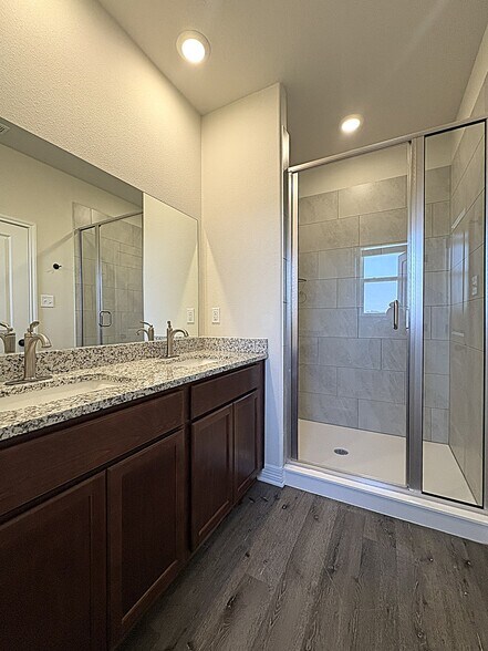 Building Photo - 1166 Lindsey Dr