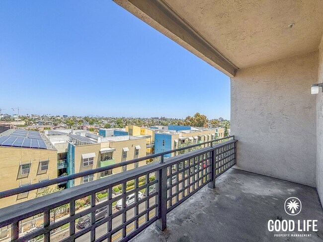 Building Photo - Beautiful Studio in North Park with Walk-In Closet, Private Balcony & In-Unit Laundry