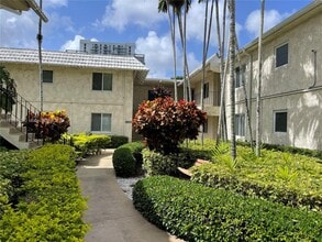 Building Photo - 8603 SW 68th Ct