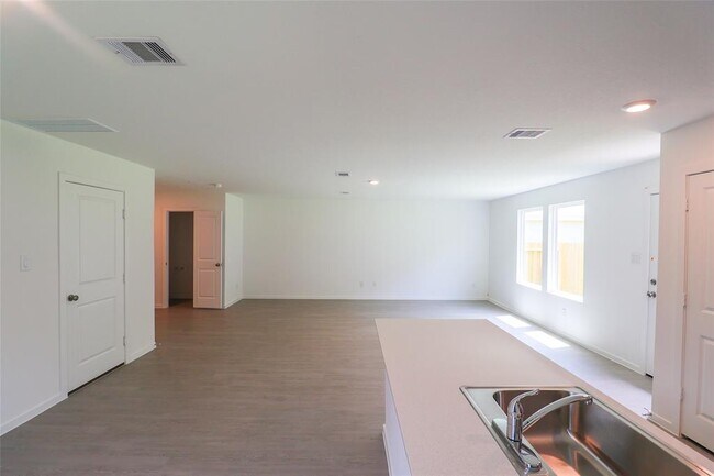 Building Photo - 31371 Black Cherry St