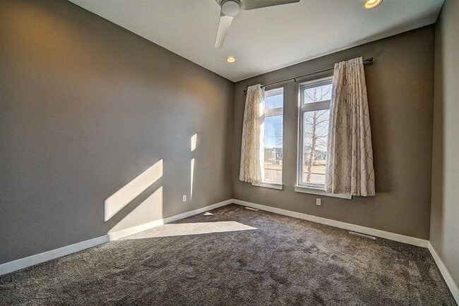 Building Photo - 704 American Pharaoh Dr