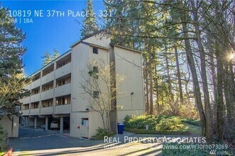 Building Photo - 10819 NE 37th Pl