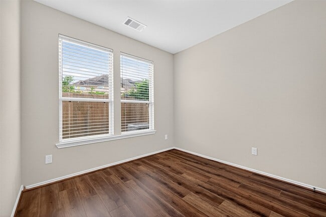 Building Photo - 4007 Delta Rose St