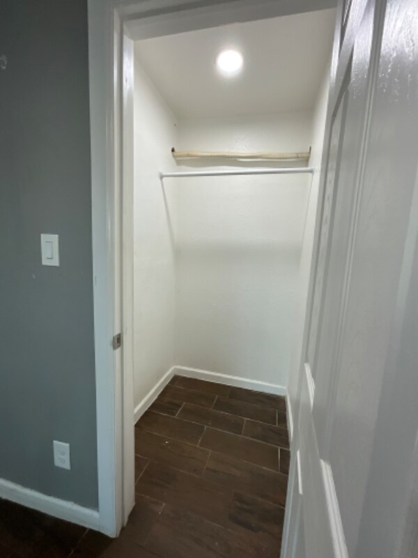 Building Photo - 2533 W Southcross Blvd