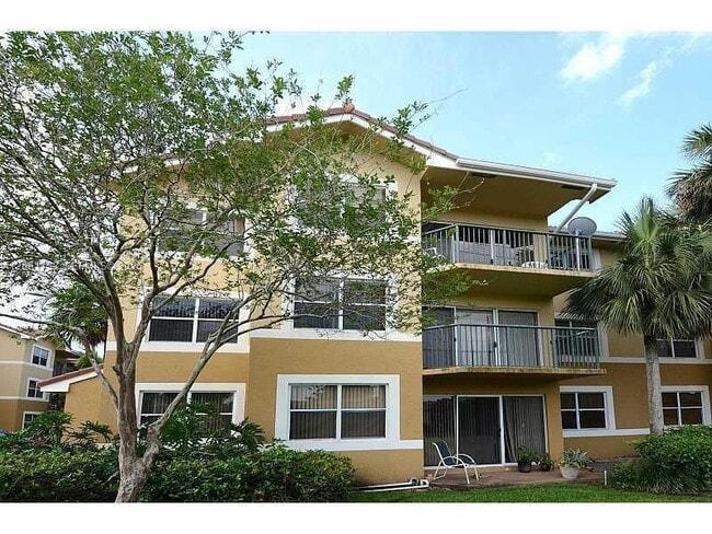 Building Photo - 8821 Wiles Rd