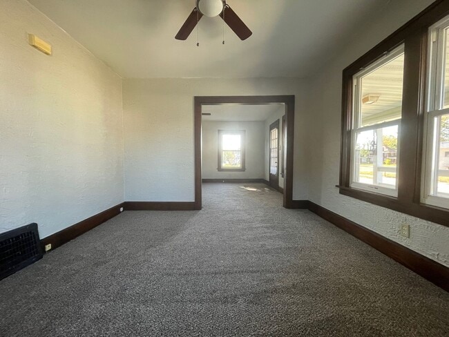 Building Photo - Three Bedroom Home