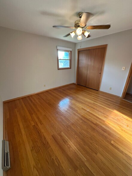 Building Photo - 2727 S 83rd Pl
