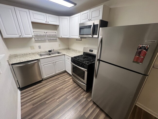 Building Photo - Charming 3 Bedroom, 1 Bath Pensacola Home available !!