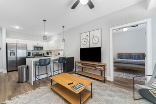 Building Photo - 43 at New Albany