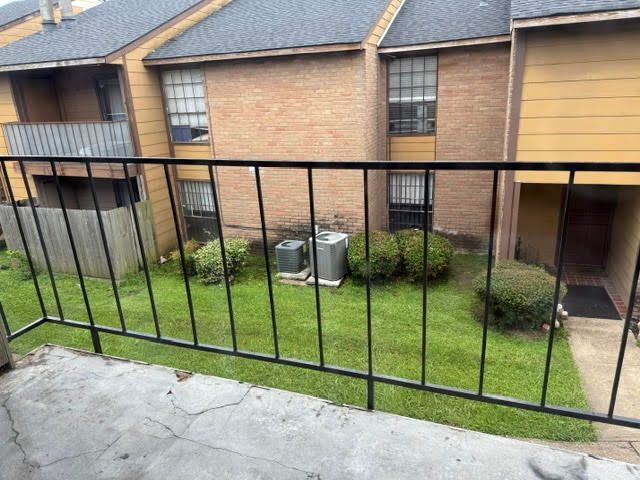 Building Photo - 9090 S Braeswood Blvd