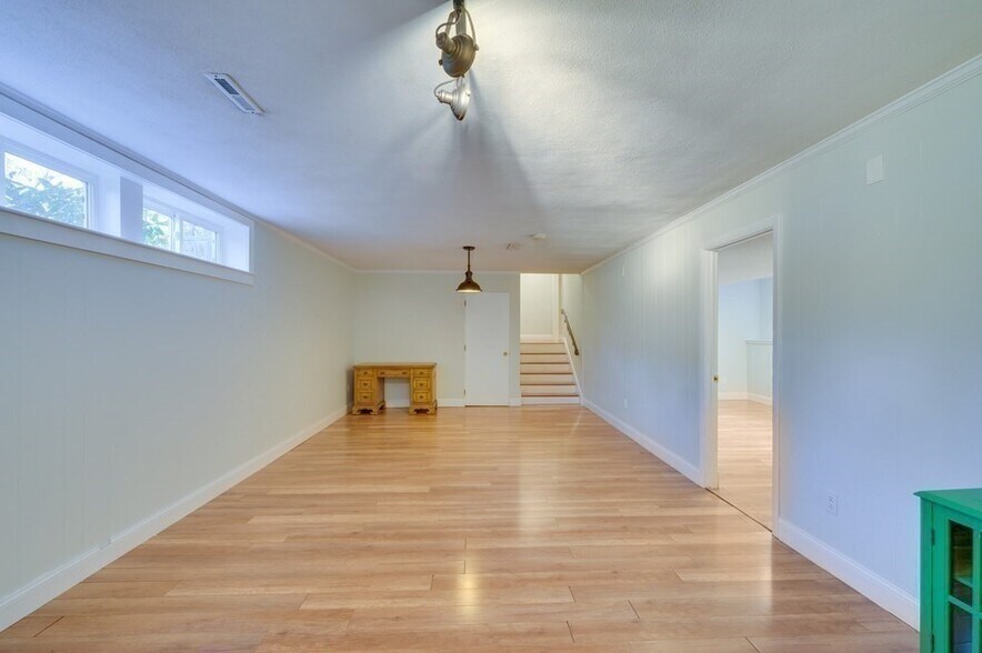 Building Photo - 93 Woodcliff Rd