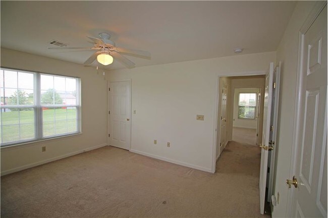 Building Photo - 160 Sparrow Rd