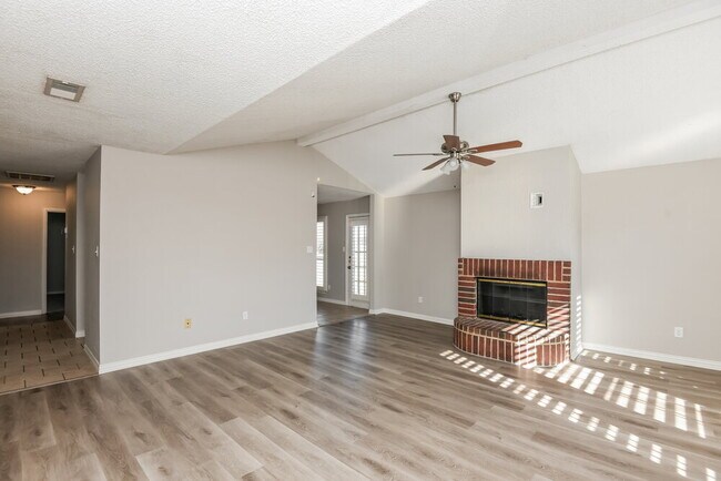 Building Photo - 4079 Tulip Tree Dr