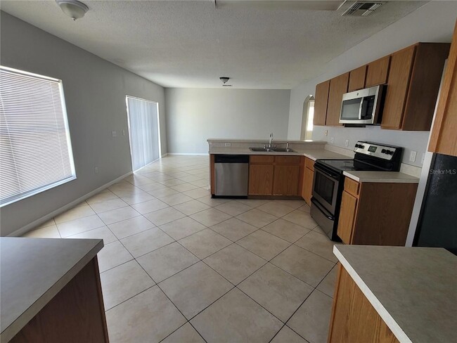Building Photo - 319 Alegriano Ct