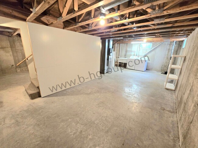 Building Photo - 8845 17th Ave