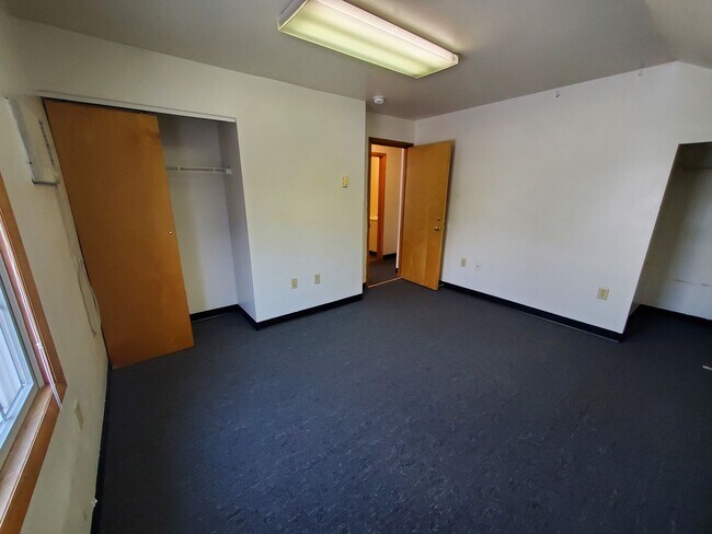 Building Photo - 113 N Sparks St