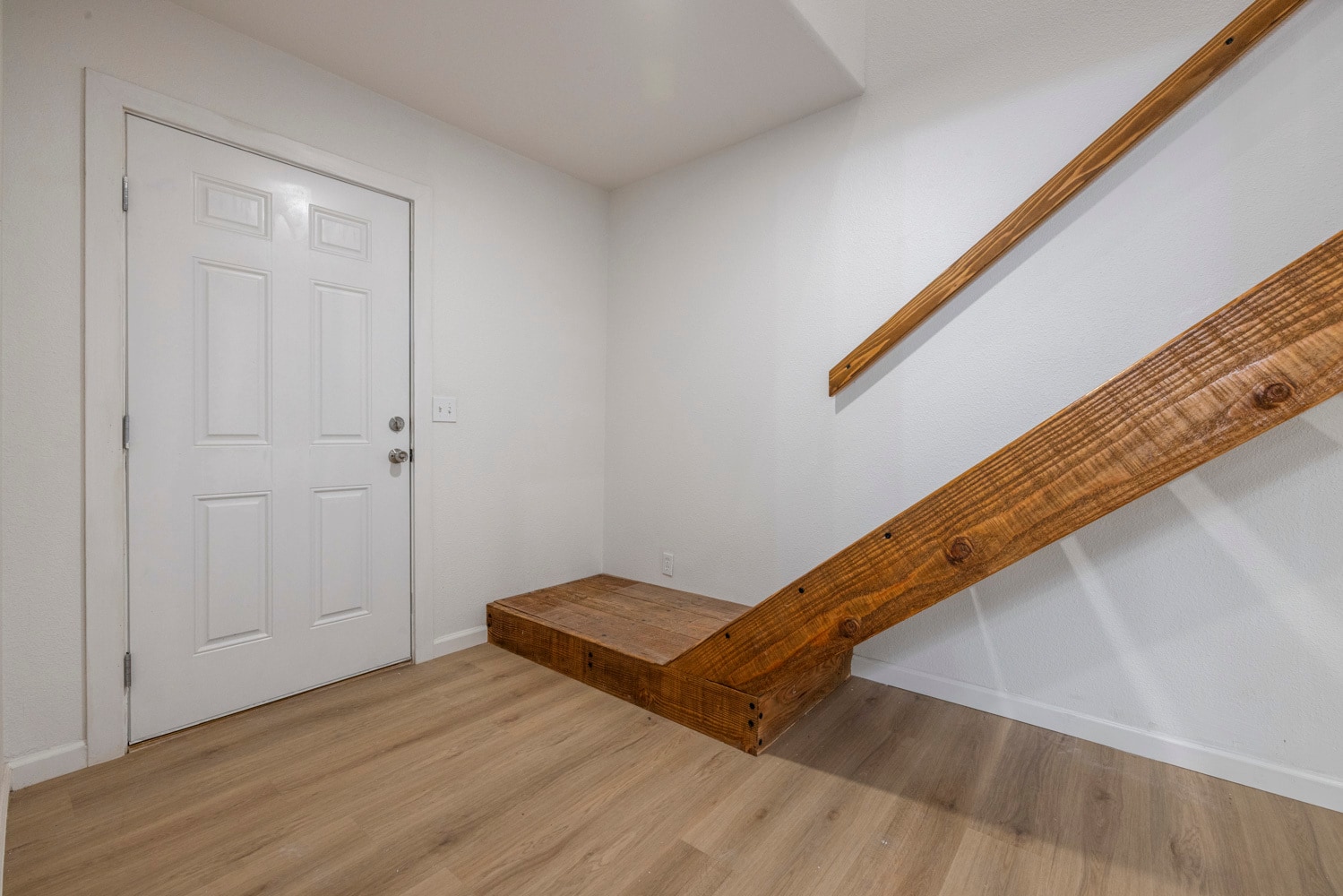 Building Photo - 214 Kimble St