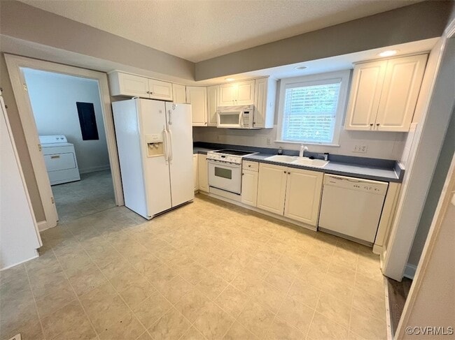 Building Photo - 108 Laurens Ln
