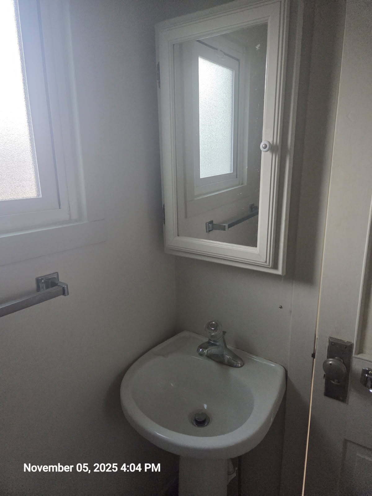 Sink - 15 N Richmond St