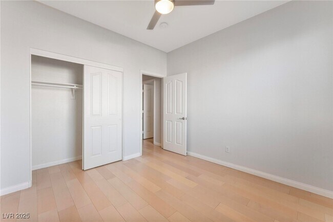 Building Photo - 2267 Alanhurst Dr