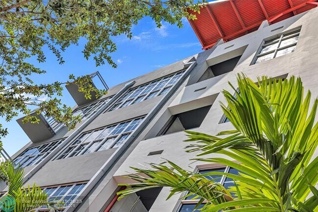 Building Photo - 425 N Andrews Ave