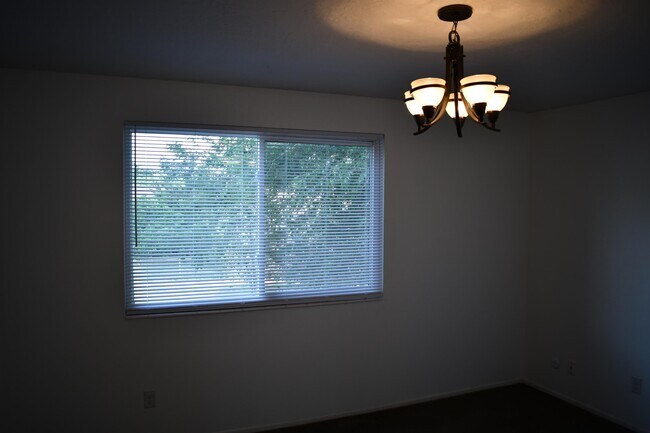Building Photo - 563 E Hilo St