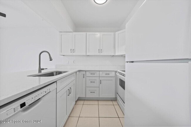 Building Photo - 222 San Juan Cir