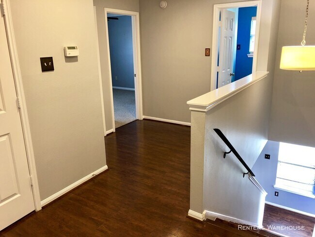 Building Photo - Stunning 3/2.5 townhome in Dominion Estates