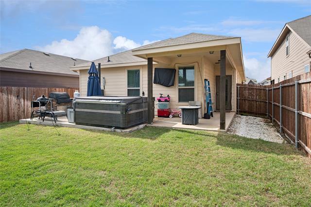 Building Photo - 517 Concho St