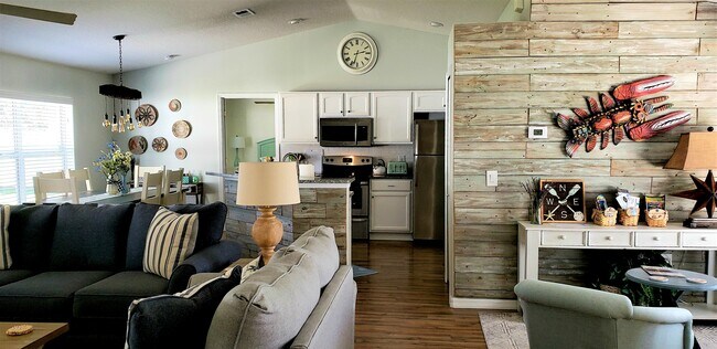 Building Photo - 99 Rickenbacker Dr