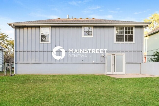 Building Photo - 3 Bedroom Pet-Friendly Home in INDEPENDENC...