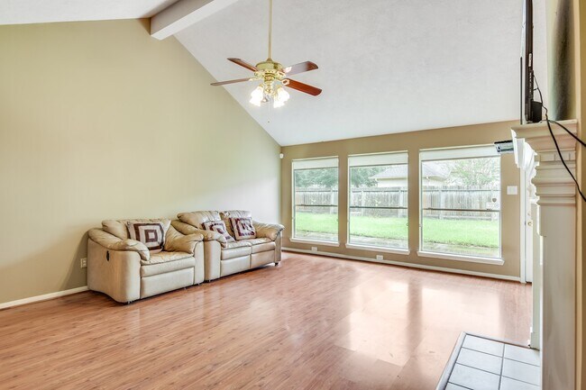 Building Photo - 317 Vantage Pointe Cir