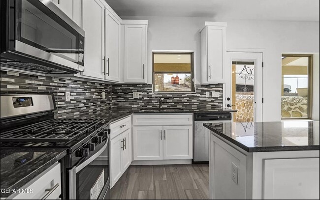 Building Photo - 6315 Escondido Dr