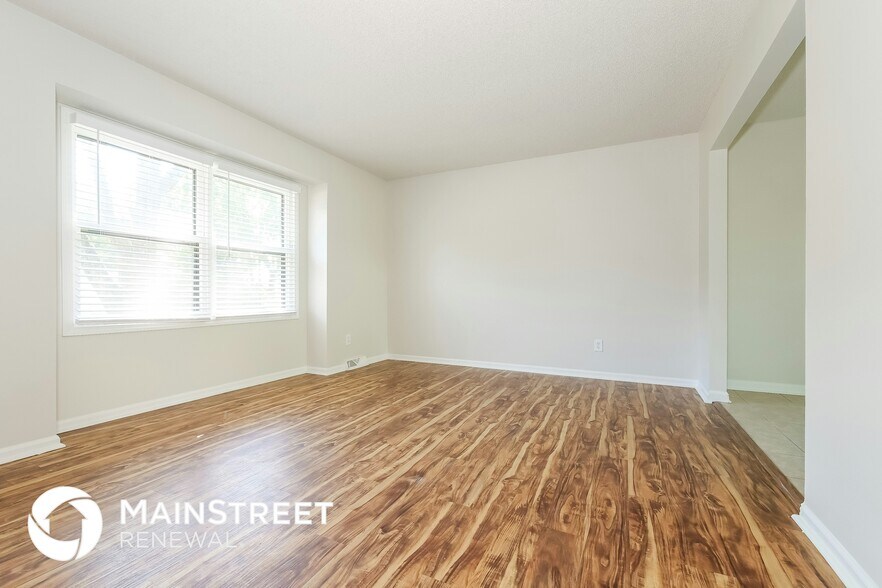 Building Photo - 6924 NW Pleasant View Dr