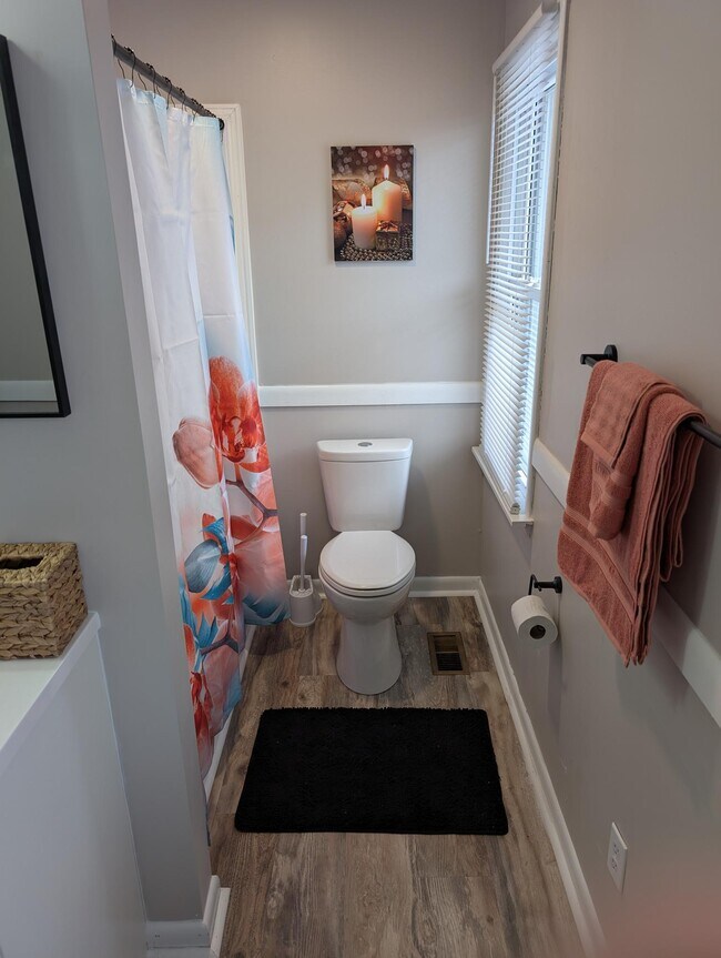 Building Photo - 3513 June St