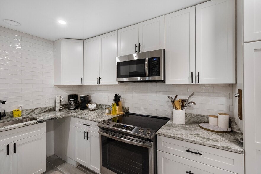 Building Photo - 3409 McGavock Pike