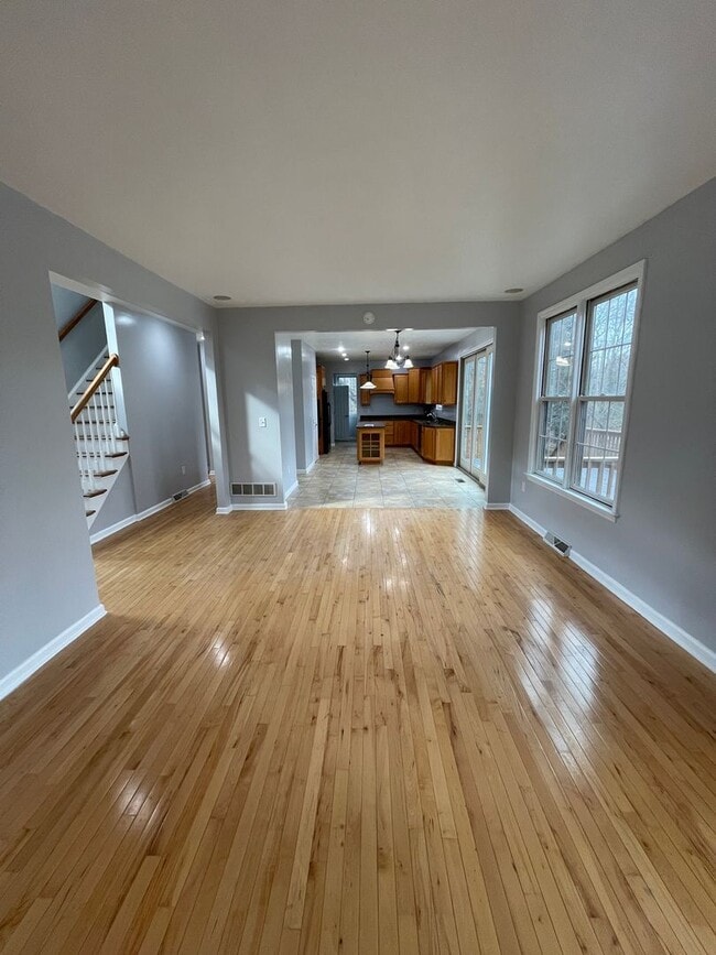 Building Photo - 1513 King Henry Dr