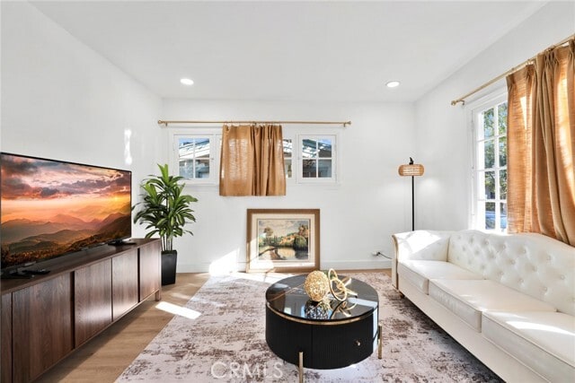 Building Photo - 1002 Hope St