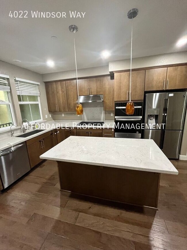 Building Photo - 4022 Windsor Wy