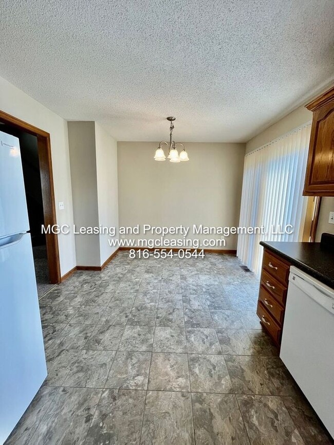 Building Photo - Come Enjoy Living At Remington Village