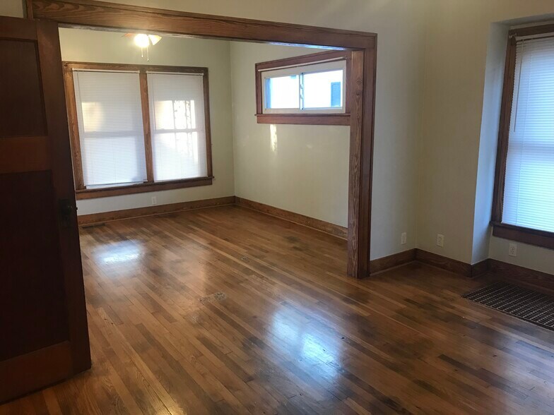 Building Photo - 1409 Highview Ave