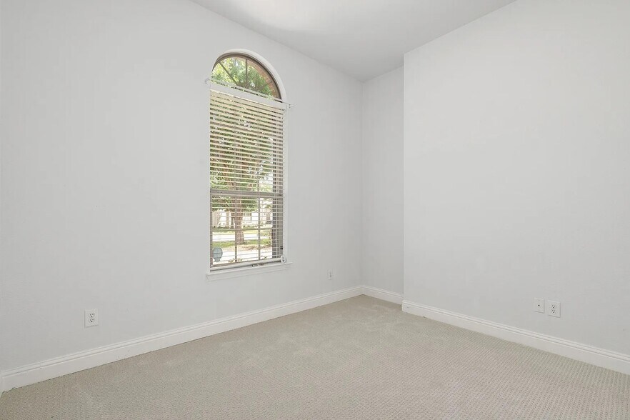 Building Photo - 5836 Sterling Dr