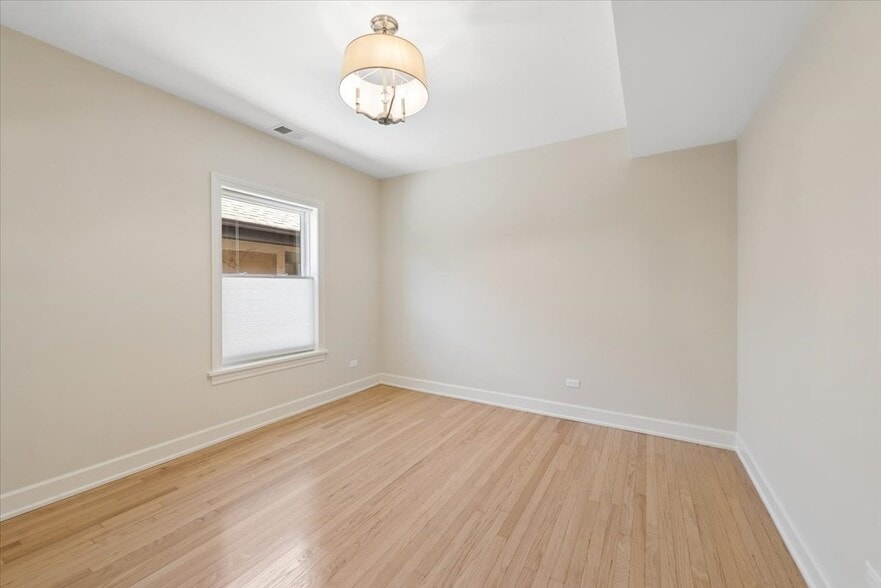 Bedroom #2 - 5028 N Mozart St