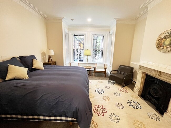 Building Photo - 2A Wellington St