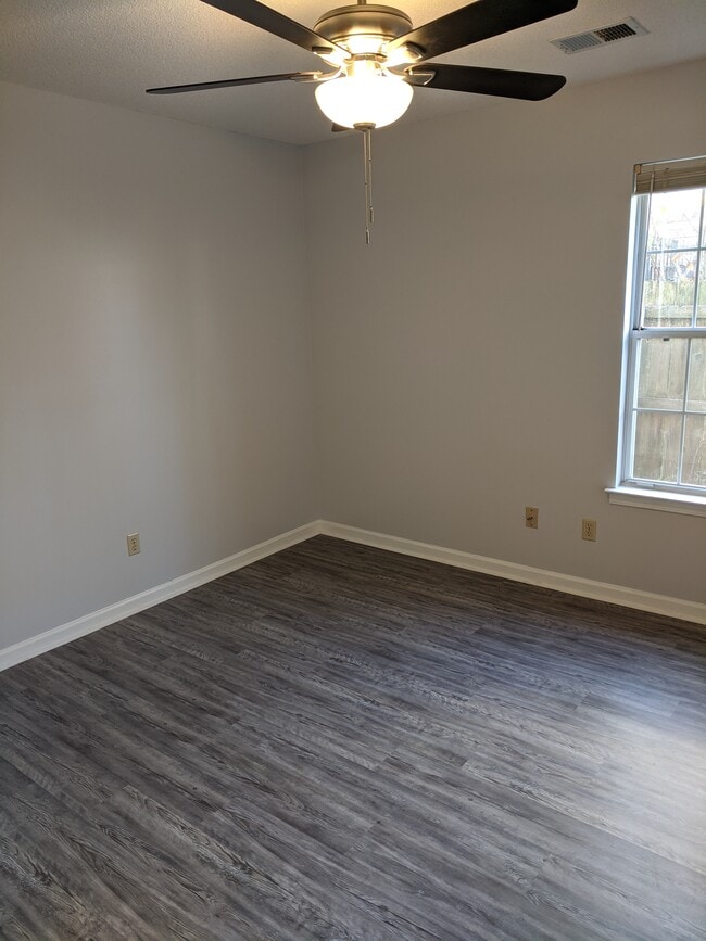 Building Photo - 3888 Oak Branch Cir W