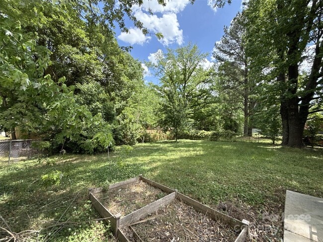 Building Photo - 9536 Trinity Rd
