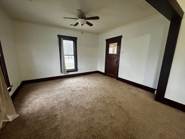 Building Photo - Italian Estates Property Management