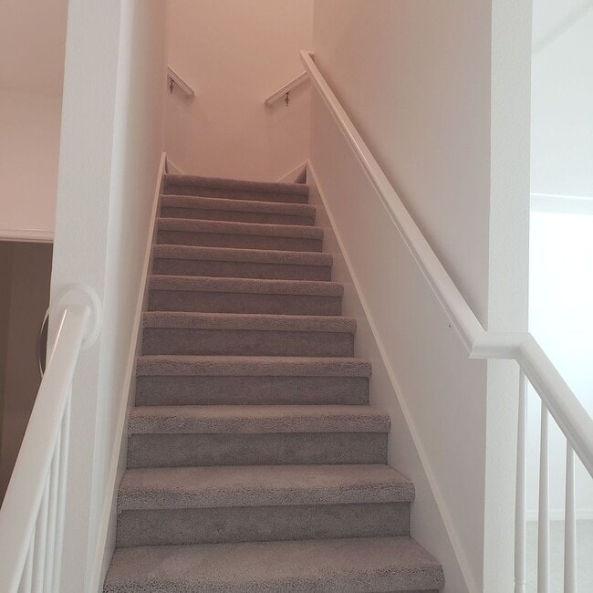 Building Photo - Like new spacious Townhome in Wesley Chapel! 3bedrooms/2.5 bathrooms/2 car garage