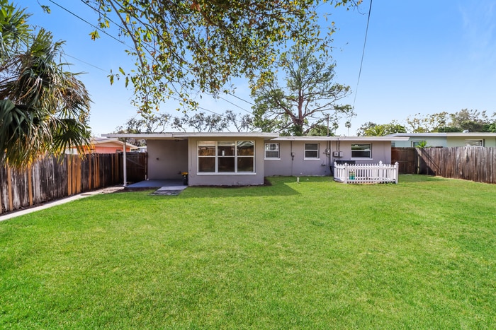 Building Photo - 2250 Norman Dr